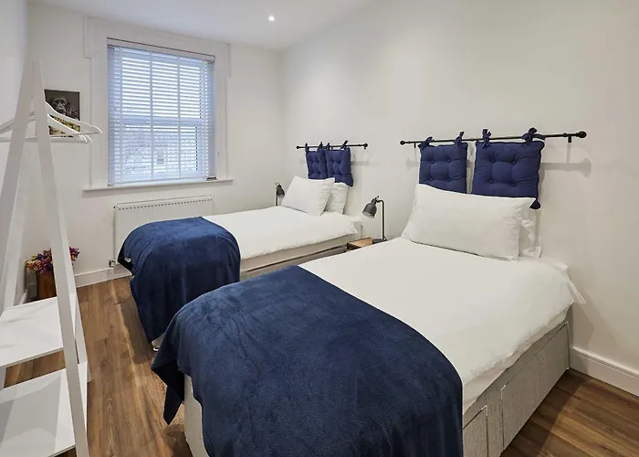 Host & - The Coach House *