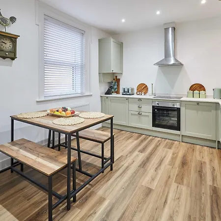 Host & - The Coach House * Saltburn-by-the-Sea